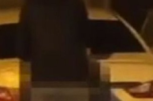 Cütlük küçənin ortasında cinsi əlaqəyə girdilər - VİDEO