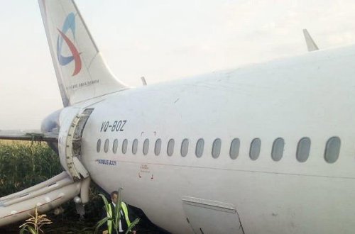 Rusiyada quşlar təyyarənin mühərrikinə girdi, 23 nəfər yaralandı - VİDEO