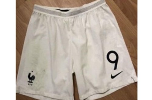 Tanınmış futbolçunun şortu satışa çıxarıldı - 1 milyona - VİDEO