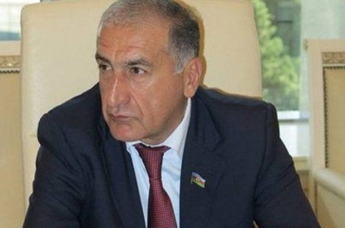 Deputatın otelində dəhşətli anlar – Müştərini canlı ilan və ölü siçan qarşıladı (FOTOLAR)