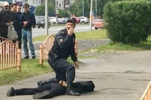 Vağzalda insanları öldürəndən sonra oturub polisin gəlməsini gözlədi