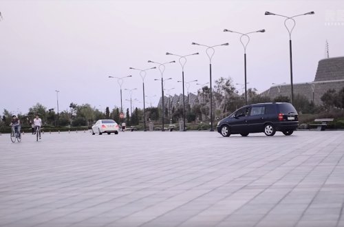 Parkinq üçün pul ödədi, amma cərimələndi - VİDEO