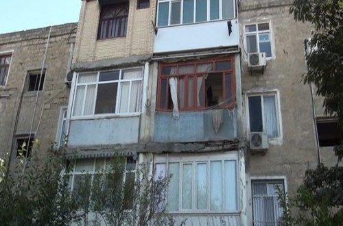 В Ширване обвалился балкон, есть пострадавшая - ФОТО/ВИДЕО
