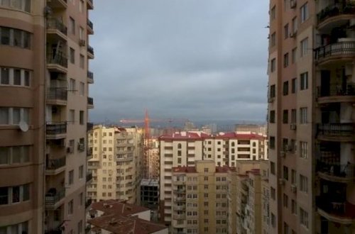 Bakıda mənzil bazarında qəribə mənzərə: yenilər ucuzlaşır, köhnələr bahalaşır