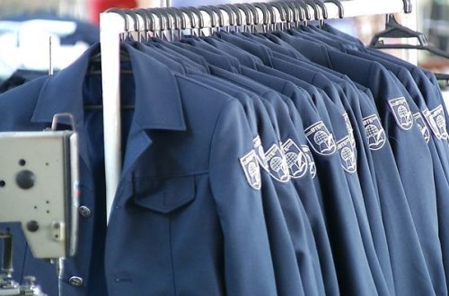 Стало известно, где продают поддельную школьную форму