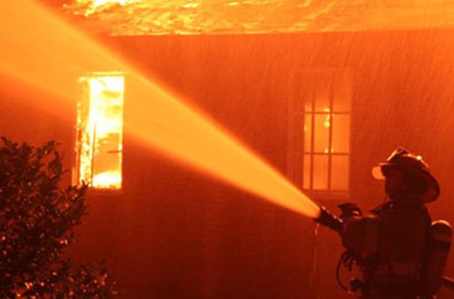 Пожар в известном бакинском маркете, есть пострадавший - ФОТО