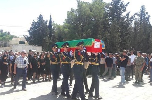 Hərbi pilot Rəşad Atakişiyev dəfn edildi - FOTO