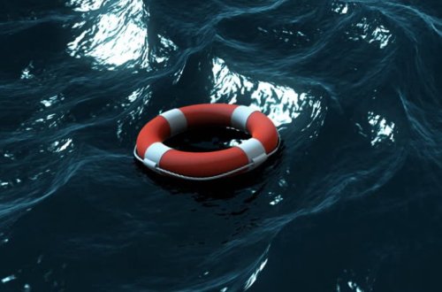 На бульваре спасли бросившегося в море молодого мужчину - ВИДЕО