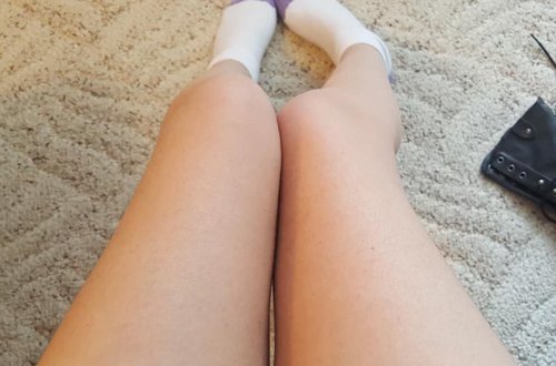 Qadın ayaqlarını təraş etmədiyinə görə işdən qovuldu - Şirkətdən qəribə qərar - FOTO