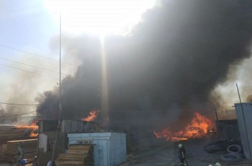 В Баку на рынке стройматериалов горит более шести объектов - ОБНОВЛЕНО + ФОТО/ВИДЕО