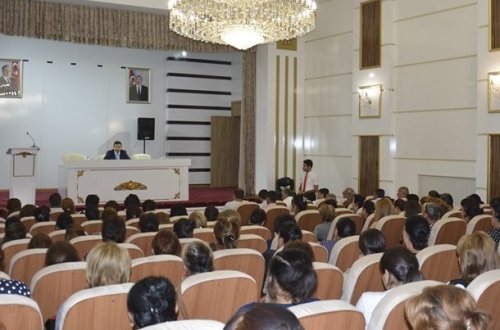 Ağstafa Regional Mədəniyyət İdarəsi Ağstafa Mədəniyyət Mərkəzində rayon mədəniyyət müəssisələrinin iştirakı ilə seminar müşavirə keçirdi