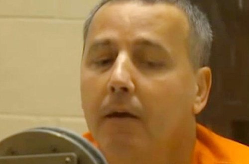 6 homoseksualı öldürən kişi edam edildi - Hamısının boğazına öz imzasını çəkib - FOTO