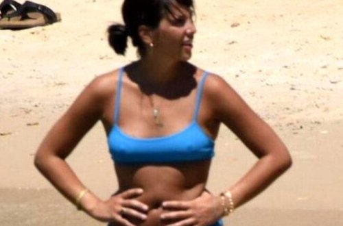 Bikinisi Hülya Avşarın qızını pis vəziyyətdə qoydu - FOTO