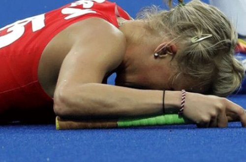 Dostunun etdiyi zarafata güldü, 6 ay evdən çıxa bilmədi