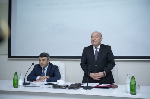 Beyləqanda “Pambıq yığımına hazırlıq və qarşıda duran vəzifələr” mövzusunda respublika müşavirəsi keçirilib