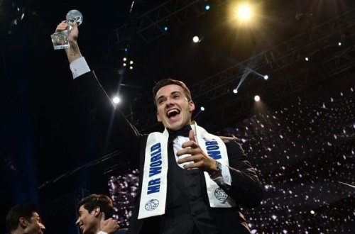 Dünyanın ən yaraşıqlı kişisi seçildi: dahilərin IQ-nə sahibdir - FOTO