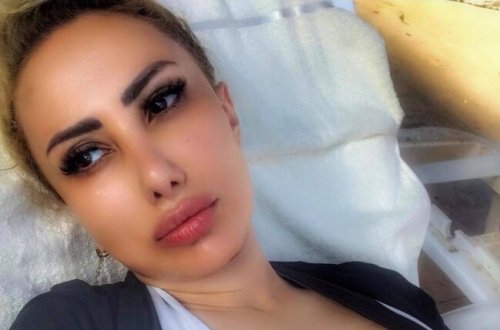 Təranə çimərlik geyimində foto yaydı