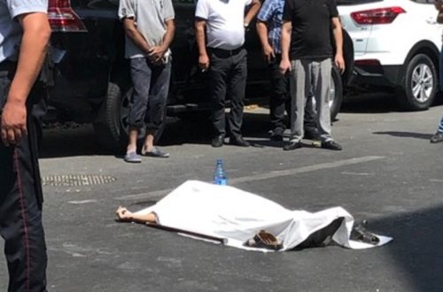 Такси сбило пешехода насмерть у станции метро «Сахиль» - ФОТО