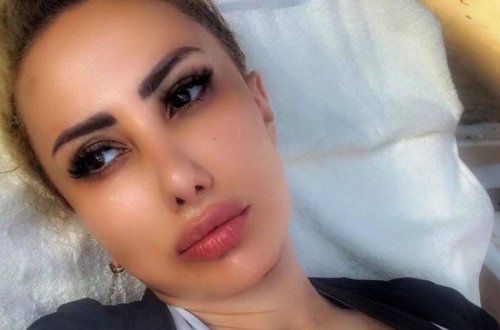Təranə çimərlik geyimində foto yaydı