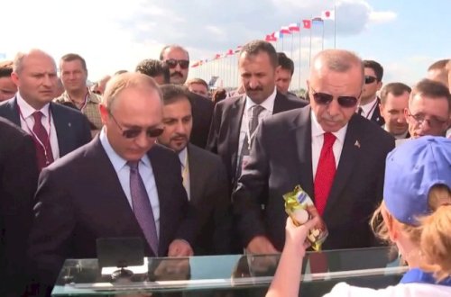 Putin Ərdoğana dondurma qonaqlığı verdi - Video