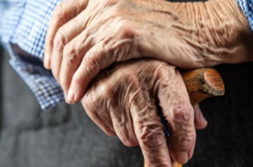 19-cu əsrdə doğulub, indi də yaşayır