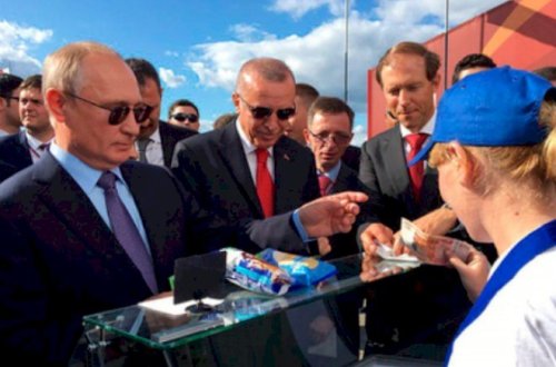 Ərdoğanla Putinə dondurma satan qız yoxa çıxıb