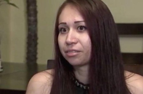 Məhkumun təcridxanada doğum anı kameraya düşdü - VİDEO