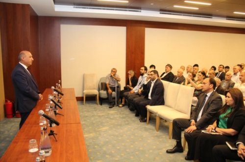 Nəsimi rayonunda “Dini mərasimlər: ənənəvilik və müasirlik” mövzusunda seminar-müşavirə keçirilib