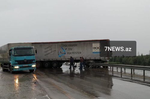 Bakı-Qazax yolunda dəhşətli qəza baş verib, xəsarət alan var - FOTO