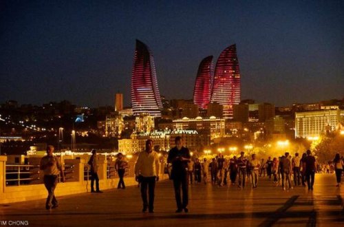 Bakı bulvarında ŞOK ANLAR – Heç kim kömək edə bilmədi - VİDEO