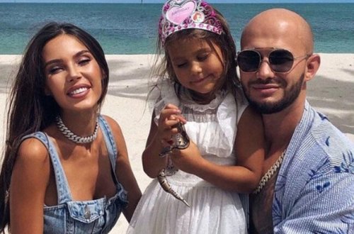 5 yaşlı qızına piton hədiyyə etdi - FOTO