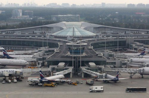 Еще одно ЧП в Шереметьево: трап снес дверь 