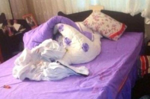 3 uşaq anası 28 illik ərini yatdığı yerdə ÇƏKİCLƏ ÖLDÜRDÜ - DƏHŞƏTLİ səbəb - VİDEO