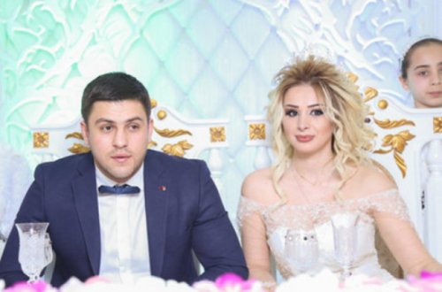Dünya çempionuna ərə gedən müğənni boşandı 