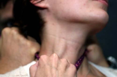 Ağsuda kəndirlə boğulan 19 yaşlı gəlin sevgilisi ilə tutulubmuş - TƏFƏRRÜAT