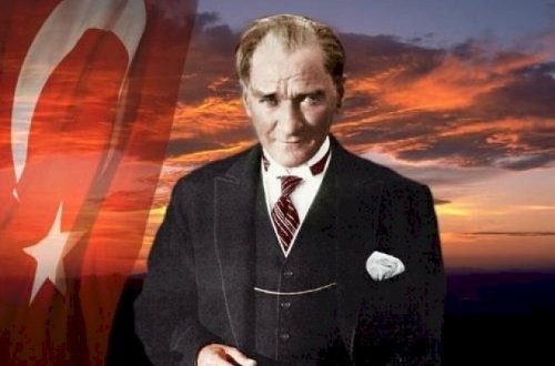 Atatürkün qızı ilə çimərlik görüntüləri böyük marağa səbəb oldu - Video