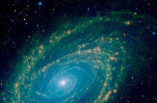 NASA показало красочное инфракрасное изображение галактики - ФОТО