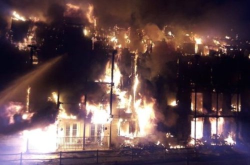 Dəyəri milyonlarla dollar olan villalar külə döndü - VİDEO