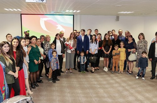 Fransadakı “Qarabağ” Azərbaycan məktəbinin kollektivi ilə görüş - Fotolar