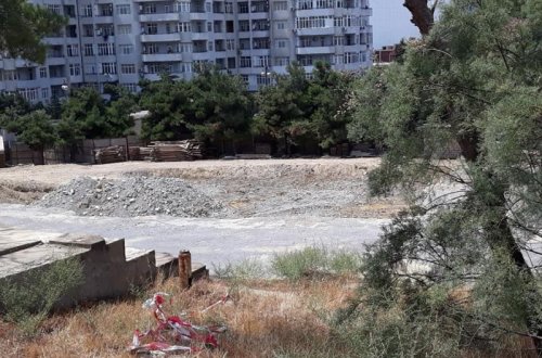 Xətaidə Heydər Əliyevin adını daşıyan parkı xarabalığa çevirdilər — Ərazidə bina tikmək istəyirlər (FOTOLAR)