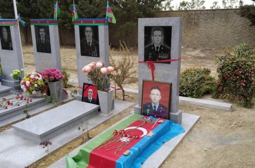 Изготовлено надгробие пилоту Рашаду Атакишиеву - ФОТО