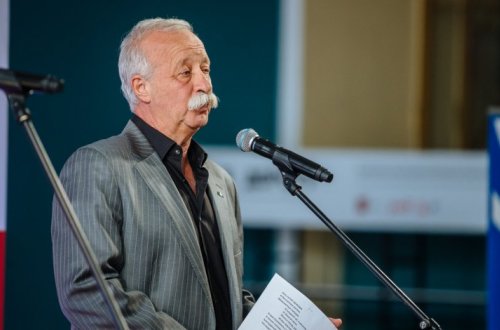 Леонид Якубович передвигается в инвалидном кресле