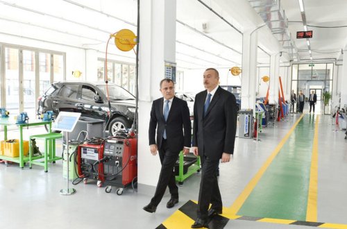 Prezident İlham Əliyev Sənaye və İnnovasiyalar üzrə Bakı Dövlət Peşə Təhsil Mərkəzinin açılışında iştirak edib - FOTO