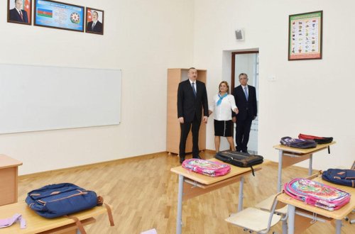 Президент ознакомился с условиями, созданными в школе №208 - ФОТО