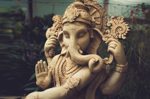 Индийцы пытались утопить статую бога и умерли