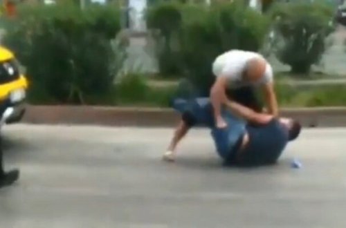 Türkiyədə azərbaycanlı küçədə bıçaqlandı - VİDEO