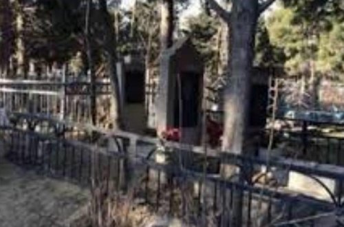 Qəbiristanlıqda cinsi əlaqəyə girən cütlüyü KAMERAYA ÇƏKDİ - BİABIRÇILIQ - FOTO