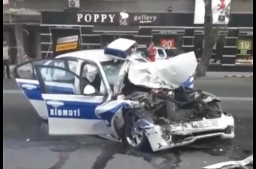 Bakıda YPX maşını ağır qəzaya düşdü - polislər xəsarət aldı - VİDEO