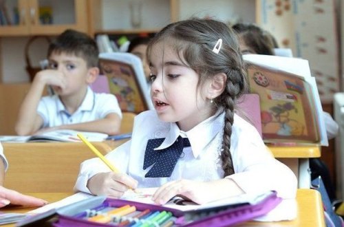 Сегодня в первый класс пошли более 164 тысяч детей