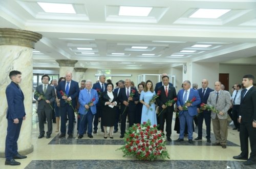 Bakı Slavyan Universitetində Bilik gününə həsr olunmuş təntənəli tədbir keçirilib